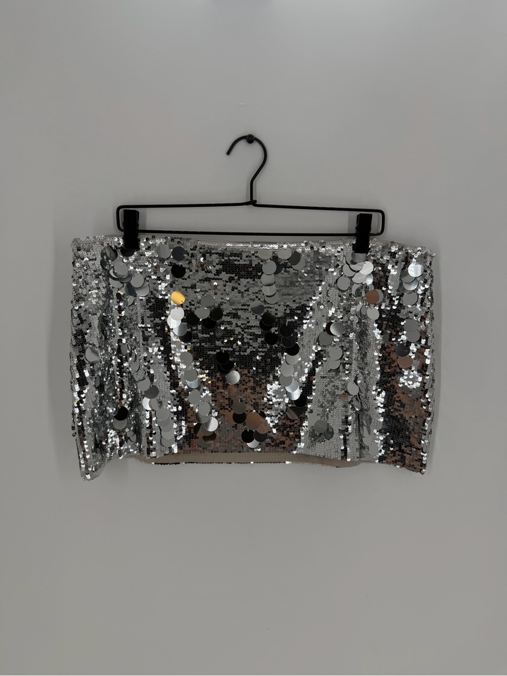 Guizio Low Rise Paillette Sequined Skirt In Silver